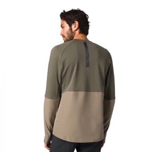lululemon athletica Two-Tone Green and Tan Sweater